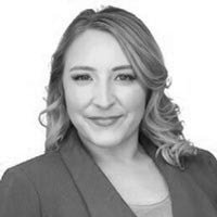 Anna Schmid headshot